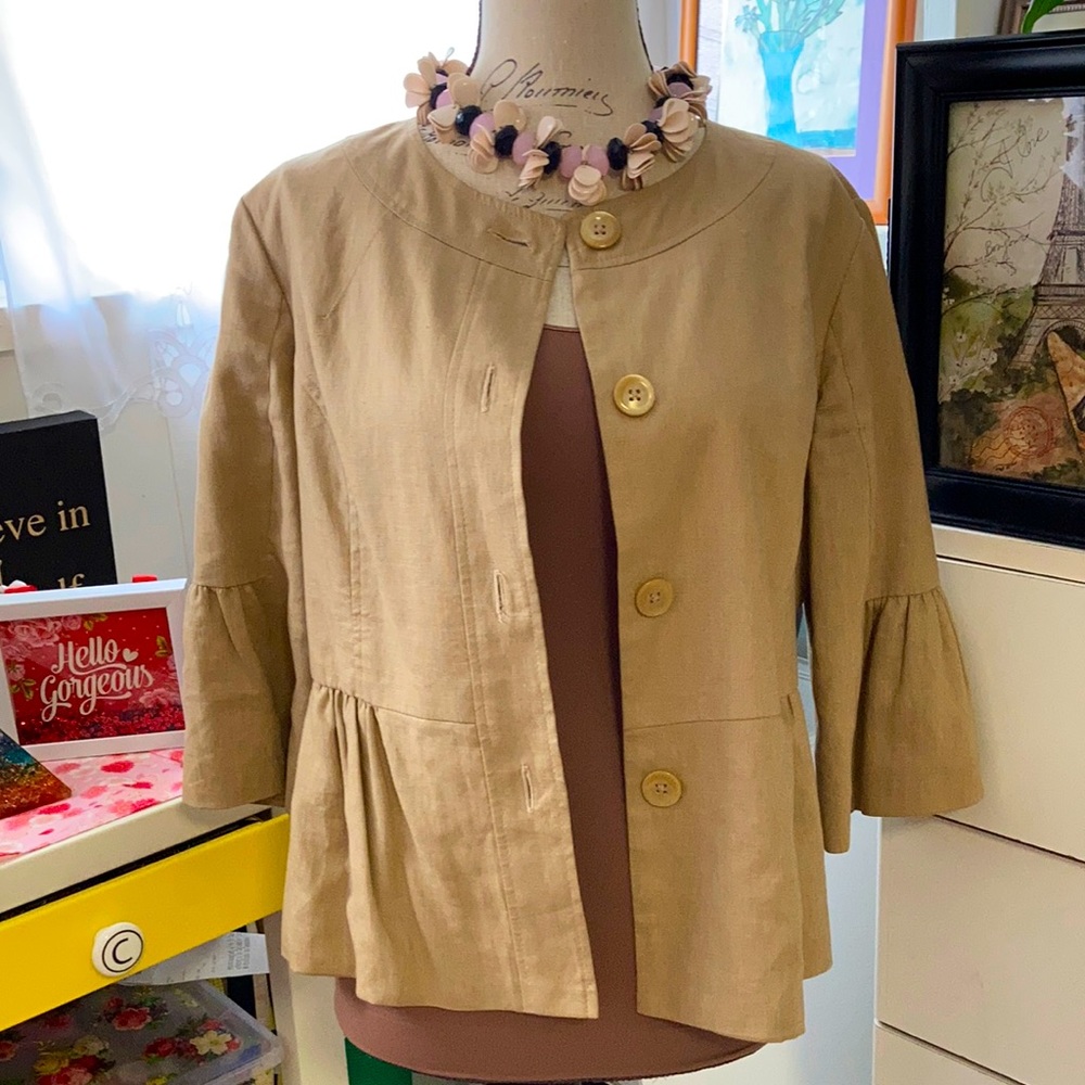 Jacket/blazer or top. Crisp linen with pleats.